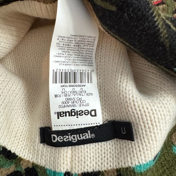 Desigual Women’s Animals Hat/ Beanie - Picture 4 of 4